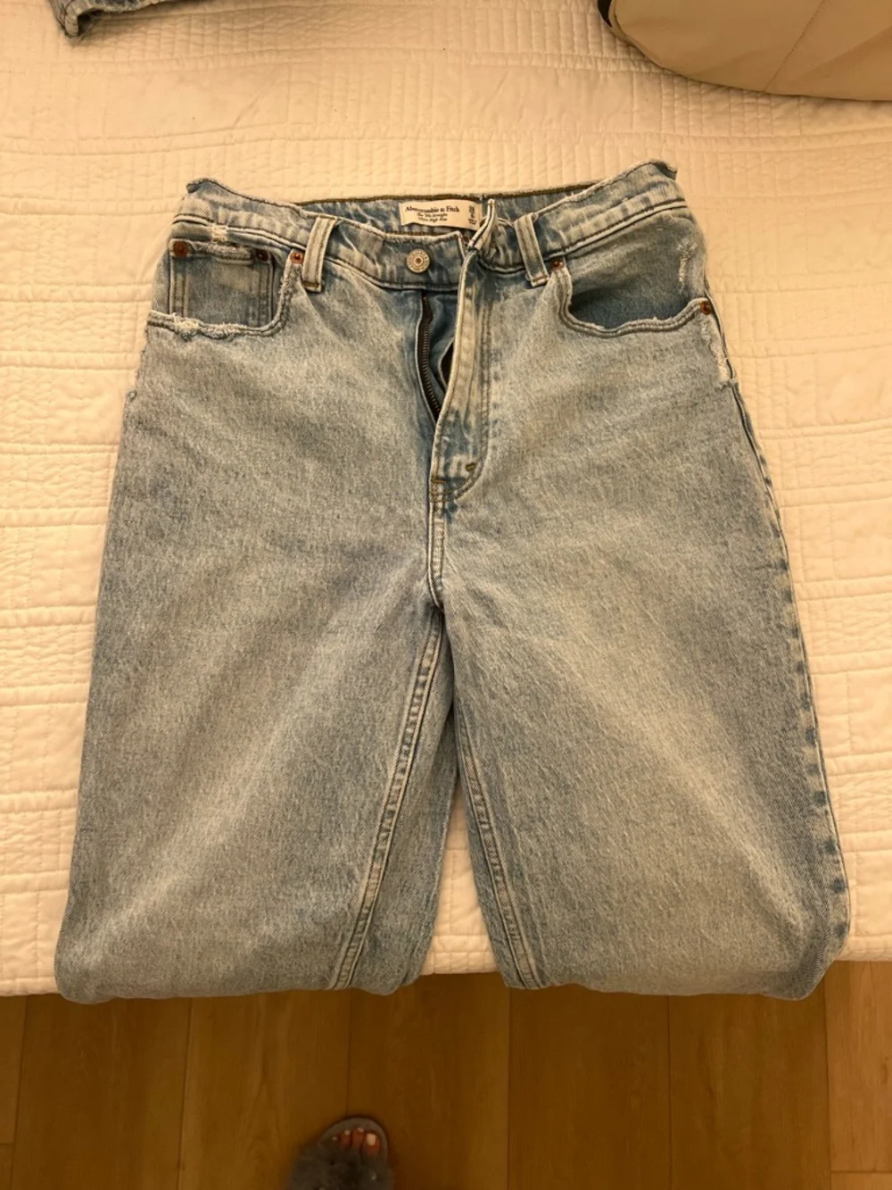 Abercrombie & Fitch The 90s Straight Ultra High Rise Women's Jean - Picture 5 of 5